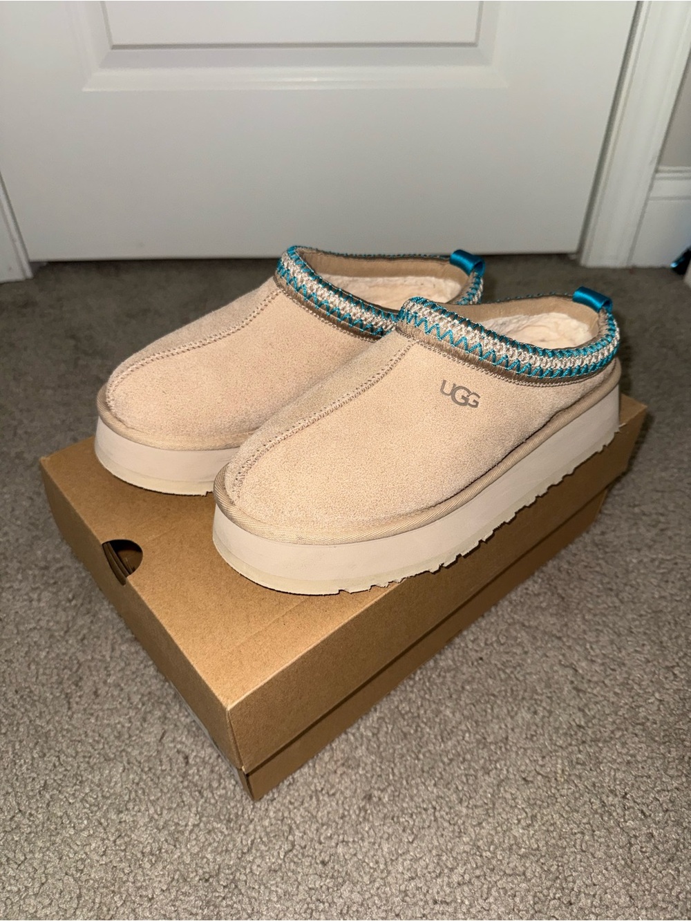 Women’s Tazz II Uggs (Box Included)
